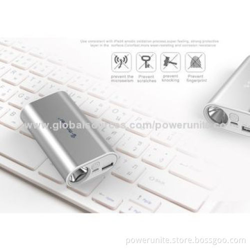 Portable Mobile Phone Chargers with 10,400mAh Capacity, M322